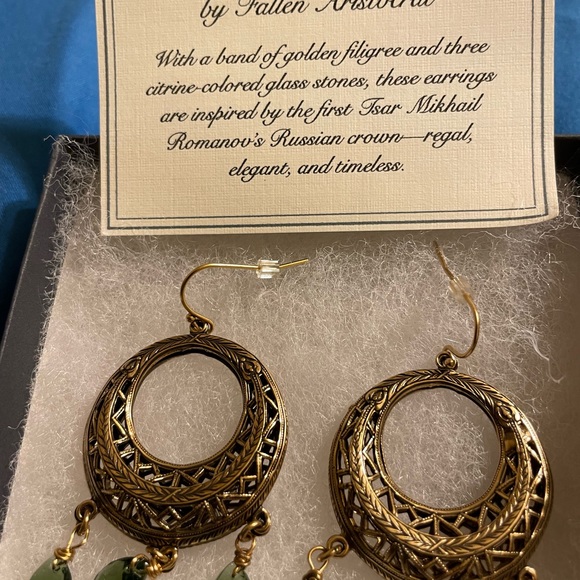 Antique Gold Filigree Earrings - 3 citrine colored glass stones on each earring. - Picture 3 of 8